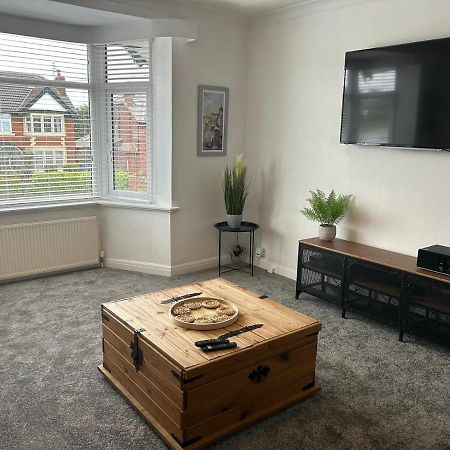 Light And Spacious Highcross Apartment Poulton-le-Fylde Kültér fotó