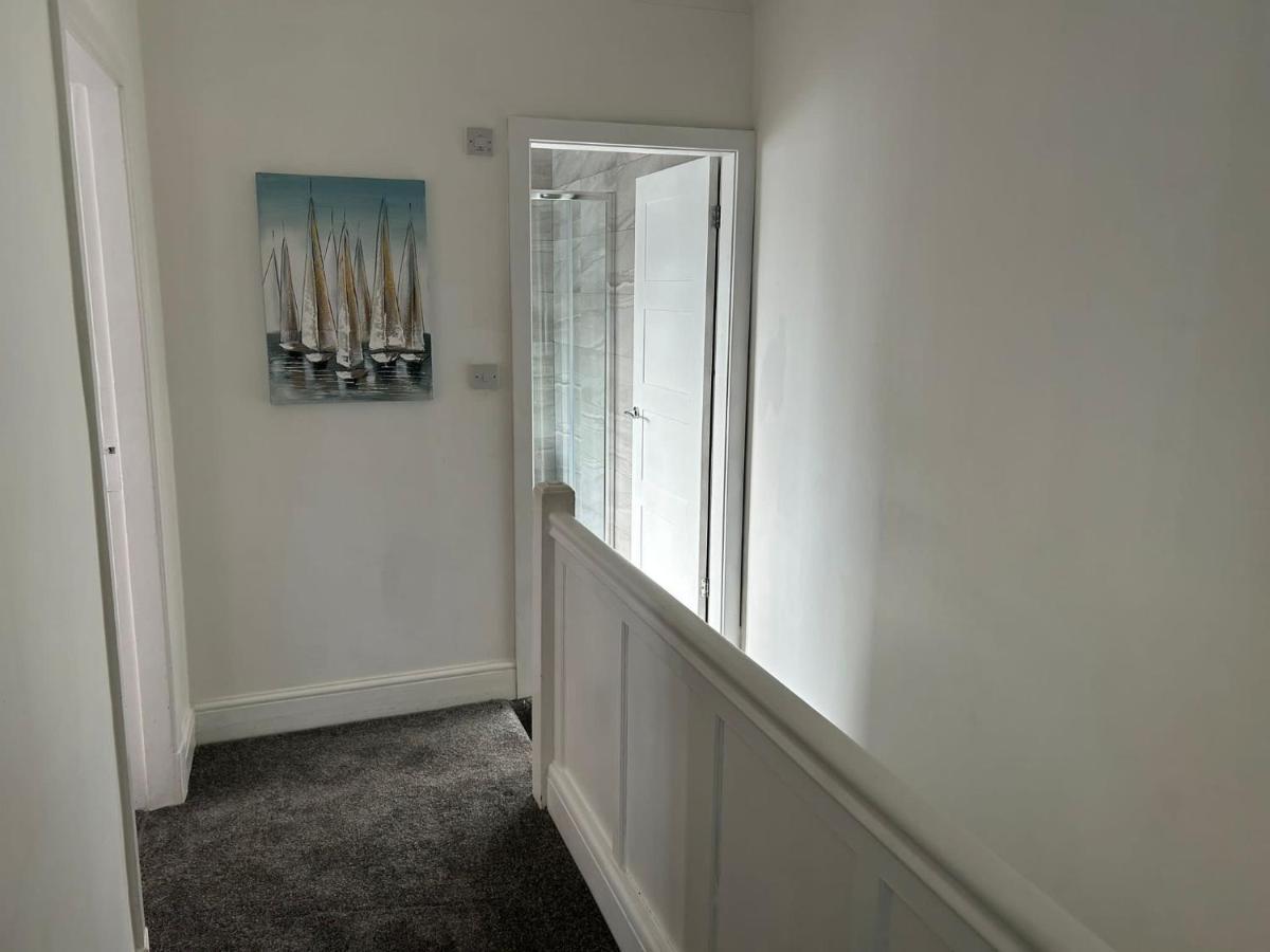 Light And Spacious Highcross Apartment Poulton-le-Fylde Kültér fotó