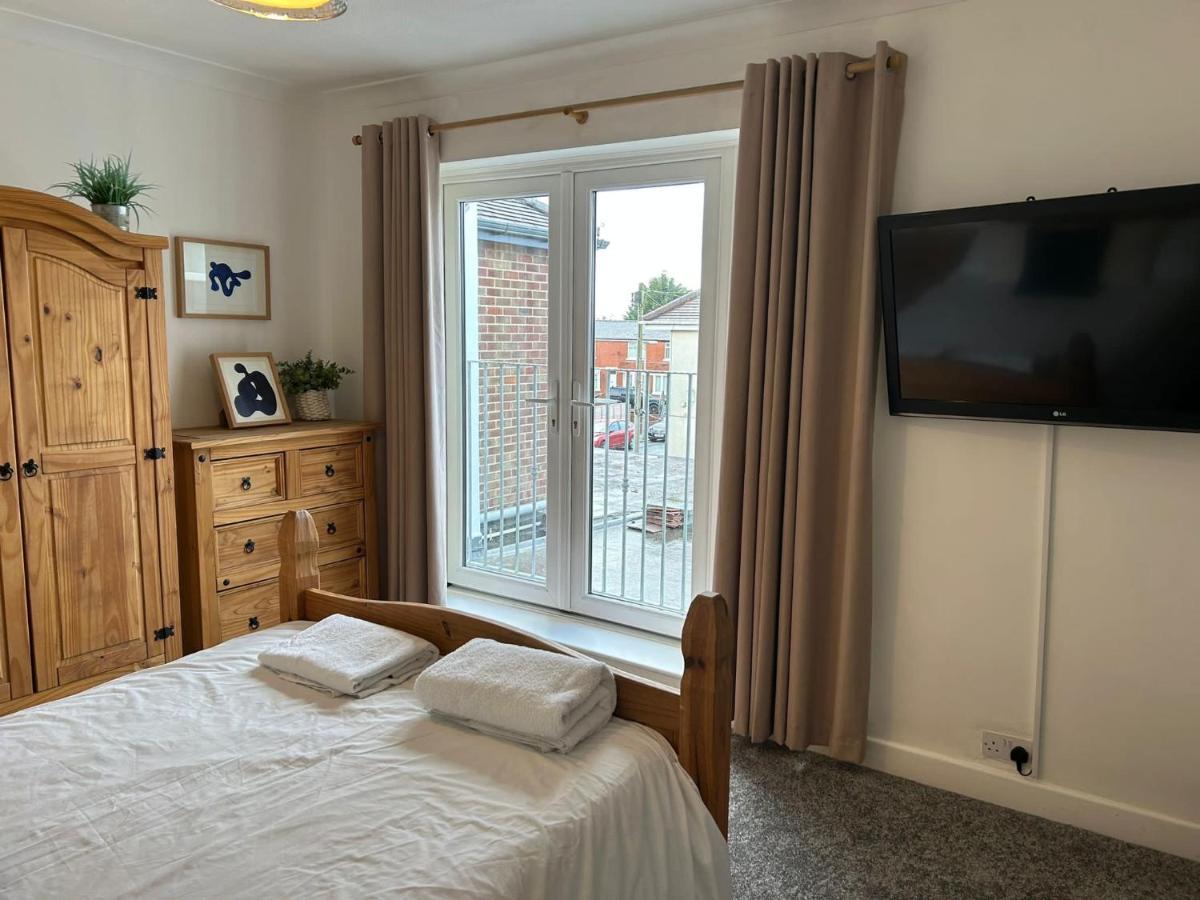 Light And Spacious Highcross Apartment Poulton-le-Fylde Kültér fotó